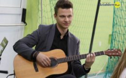 Seniorzy i dzieci wystawili przedstawienie „Jaś i Małgosia”