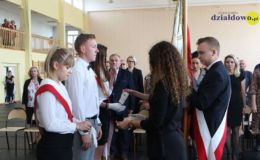 Pożegnanie maturzystów II Liceum Ogólnokształcącego w Działdowie [film, zdjęcia]