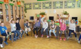 Pasowanie na czytelnika uczniów klas pierwszych Szkole Podstawowej nr 1