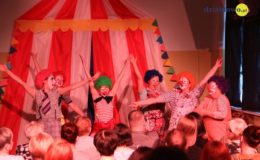 Clowni w wykonaniu Pewnych Niepewnych