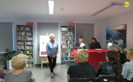 „Napisz do mnie”. Teatr przy stoliku w naszej bibliotece