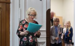 Uczniowie szkoły muzycznej grali dla młodszych kolegów
