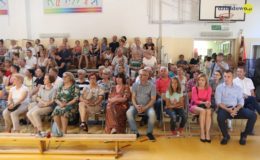 Gimnazjaliści, ósmoklasiści i uczniowie „Jedynki” pożegnali szkołę [film, zdjęcia]
