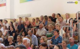 Gimnazjaliści, ósmoklasiści i uczniowie „Jedynki” pożegnali szkołę