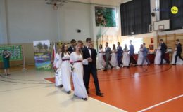 Gimnazjaliści, ósmoklasiści i uczniowie „Jedynki” pożegnali szkołę
