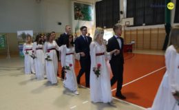 Gimnazjaliści, ósmoklasiści i uczniowie „Jedynki” pożegnali szkołę