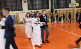 Gimnazjaliści, ósmoklasiści i uczniowie „Jedynki” pożegnali szkołę