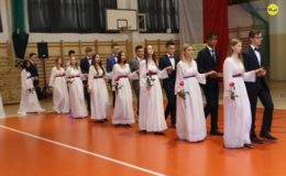 Gimnazjaliści, ósmoklasiści i uczniowie „Jedynki” pożegnali szkołę