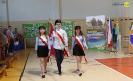 Gimnazjaliści, ósmoklasiści i uczniowie „Jedynki” pożegnali szkołę
