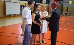 Gimnazjaliści, ósmoklasiści i uczniowie „Jedynki” pożegnali szkołę