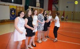 Gimnazjaliści, ósmoklasiści i uczniowie „Jedynki” pożegnali szkołę