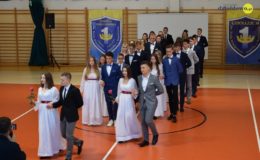 Gimnazjaliści, ósmoklasiści i uczniowie „Jedynki” pożegnali szkołę
