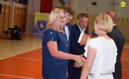 Gimnazjaliści, ósmoklasiści i uczniowie „Jedynki” pożegnali szkołę