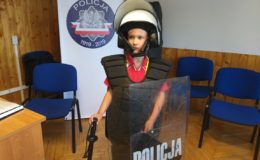 Przedszkolaki z Trójki gościły w komendzie, a policjantki były z wizytą w Przedszkolu nr 4
