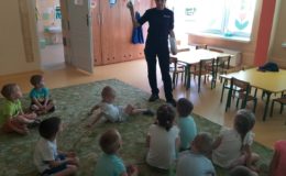 Bezpieczeństwo najmłodszych. Spotkanie policjantek z przedszkolakami