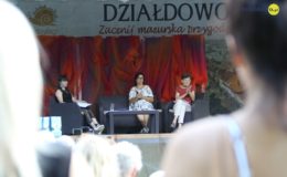 Powiatowe Wieczory z Poezją. Jadwiga Jankowska-Cieślak oraz Joanna Śliwka i Dominika Kaczorowska
