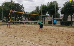 Turniej o Puchar Dyrektora MOSiR w Siatkówce Plażowej [zdjęcia]