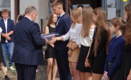 Licealiści rozpoczęli wakacje