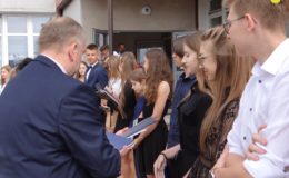 Licealiści rozpoczęli wakacje