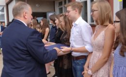 Licealiści rozpoczęli wakacje