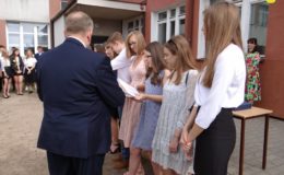 Licealiści rozpoczęli wakacje