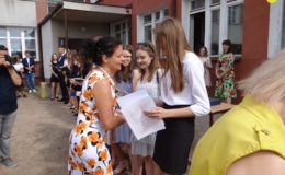 Licealiści rozpoczęli wakacje