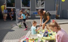 Warsztaty plastyczne – malowanie na folii