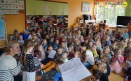 Piosenka i skaczące nutki w przedszkolu nr 3