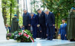 Uroczysty Apel Poległych w Lesie Białuckim