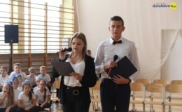 Ślubowanie klas pierwszych w Szkole Podstawowej nr 4 w Działdowie [film, zdjęcia]
