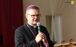 Biskup Wiesław Śmigiel odwiedził Zespół Szkół nr 2