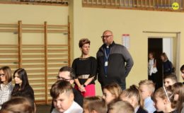 Biskup Wiesław Śmigiel odwiedził Zespół Szkół nr 2