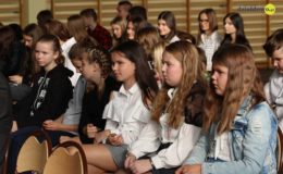 Biskup Wiesław Śmigiel odwiedził Zespół Szkół nr 2