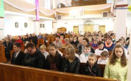 Spotkanie biskupa z grupami parafialnymi