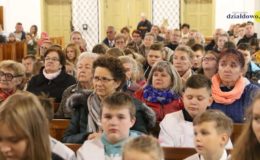 Spotkanie biskupa z grupami parafialnymi