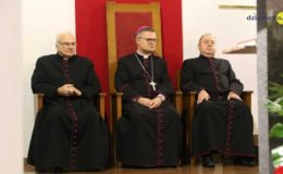 Spotkanie biskupa z grupami parafialnymi