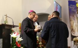 Spotkanie biskupa z grupami parafialnymi