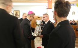 Spotkanie biskupa z grupami parafialnymi
