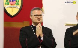 Spotkanie biskupa z grupami parafialnymi