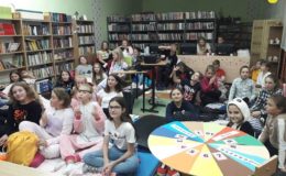 „Znajdźmy wspólny język” – Noc Bibliotek w SP 2
