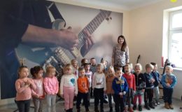 Krasnoludki z Przedszkola nr 3 w krainie muzyki