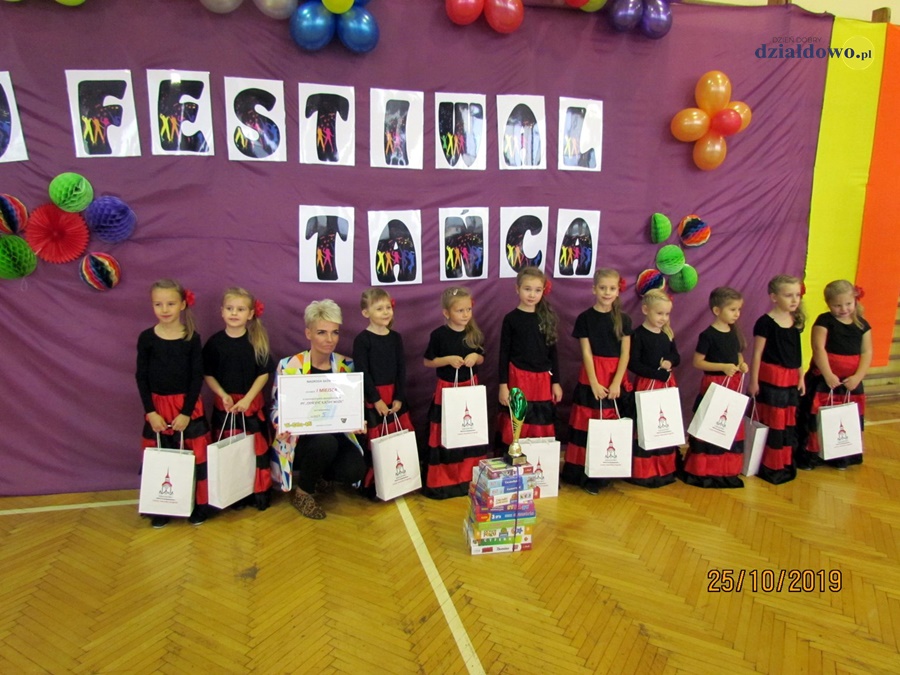 IV Festiwal Tańca "Tańczyć każdy może" - zorganizowany przez Przedszkole nr 5 [zdjęcia]