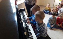 Krasnoludki z Przedszkola nr 3 w krainie muzyki
