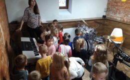 Krasnoludki z Przedszkola nr 3 w krainie muzyki