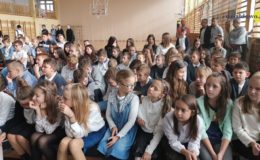 Biskup Wiesław Śmigiel odwiedził Zespół Szkół nr 2