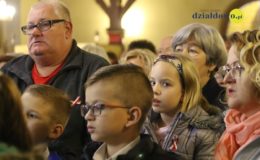 Razem śpiewaliśmy pieśni patriotyczne
