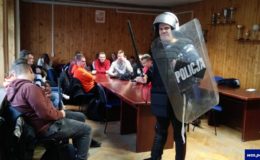 Spotkania policjantów z uczniami i przedszkolakami