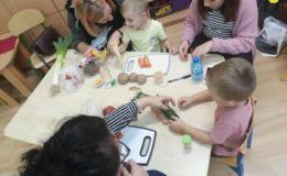 Warsztaty dla dzieci i rodziców. „Pyszne, zdrowe, kolorowe-ludziki warzywno-owocowe”