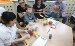 Warsztaty dla dzieci i rodziców. „Pyszne, zdrowe, kolorowe-ludziki warzywno-owocowe”