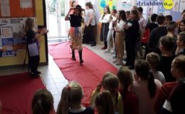 Pokaz mody ekologicznej w Szkole Podstawowej nr 2